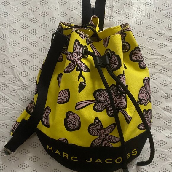 Marc Jacobs Bucket Shoulder Bag - Picture 4 of 5